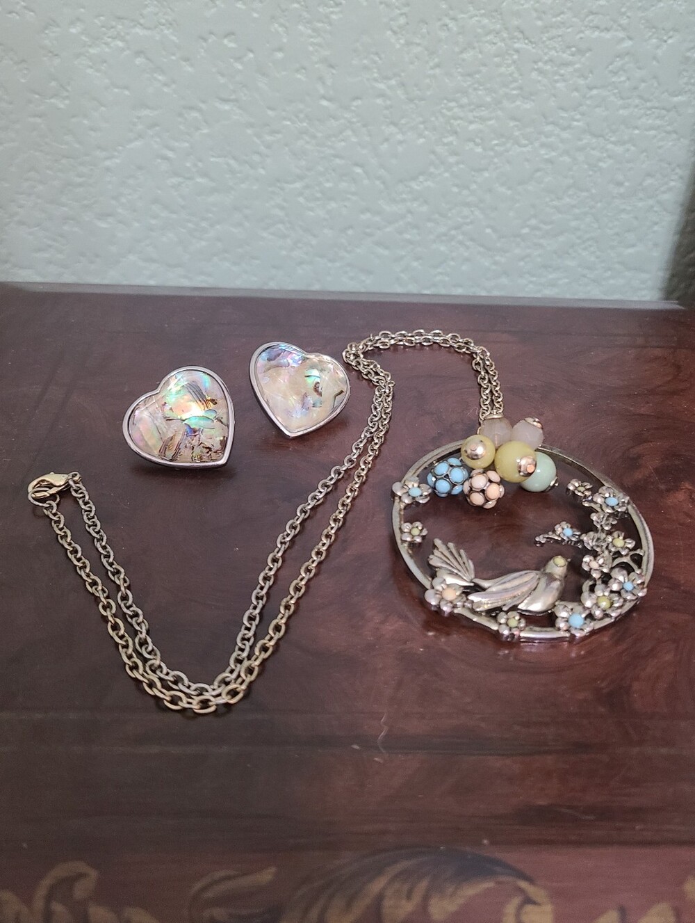 Gold Tone Bird & Flower Pendant Necklace with Heart earrings